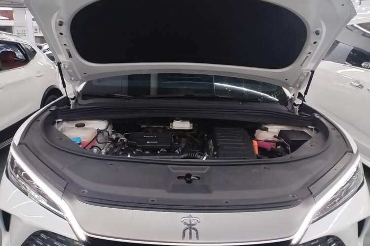 Used BYD Song L DM-i 2025 Intelligent Driving Version 112 km Leading Trim Engine Bay