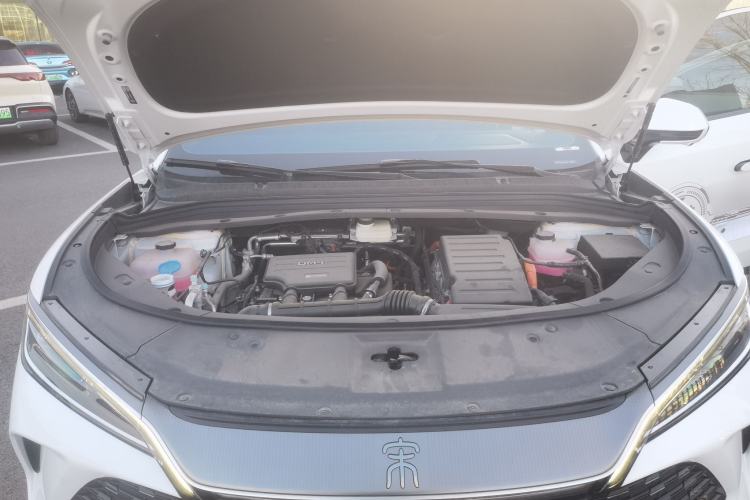 Used BYD Song L DM-i 2025 Intelligent Driving Version 160 km Beyond-Range Type Engine Bay