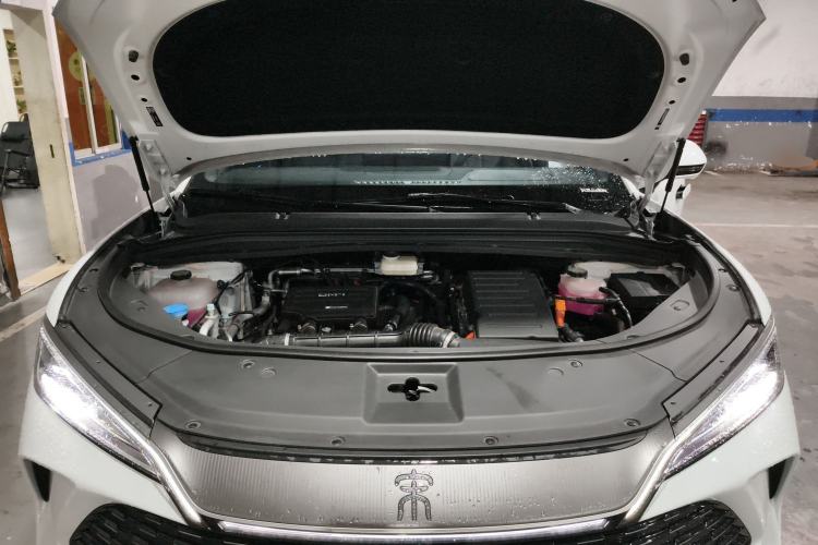 Used BYD Song L DM-i 2025 Intelligent Driving Version 160 km Beyond-Range Type Engine Bay