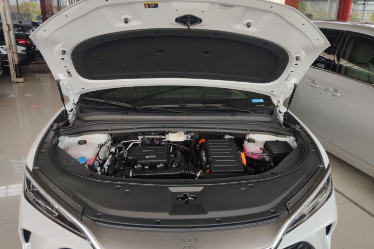 Used BYD Song L DM-i 2025 Intelligent Driving Version 112 km Beyond-Range Type Engine Bay