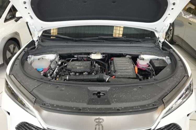 Used BYD Song L DM-i 2025 Intelligent Driving Version 112 km Beyond-Range Type Engine Bay