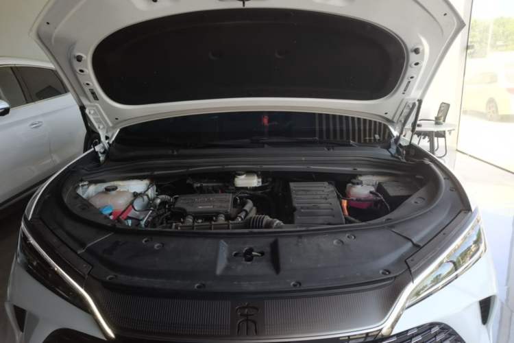 Used BYD Song L DM-i 2025 Intelligent Driving Version 112 km Leading Trim Engine Bay