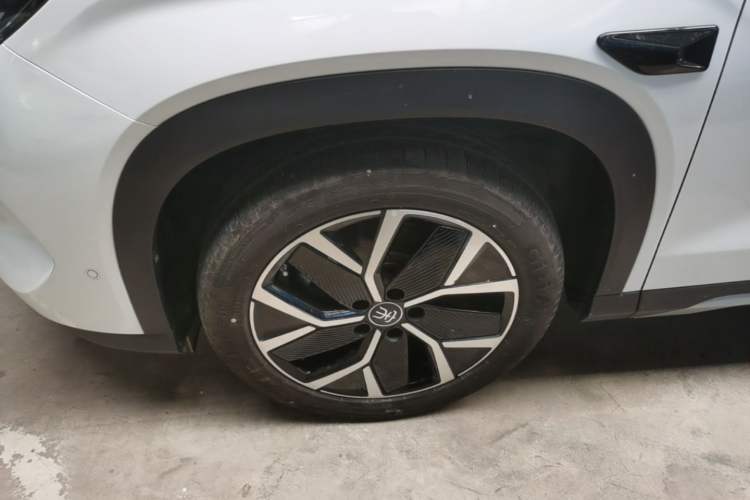 Used BYD Song L DM-i 2025 Intelligent Driving Version 160 km Beyond-Range Type Exterior 4