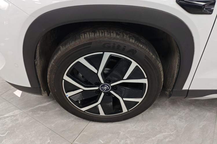Used BYD Song L DM-i 2025 Intelligent Driving Version 160 km Beyond-Range Type Exterior 4