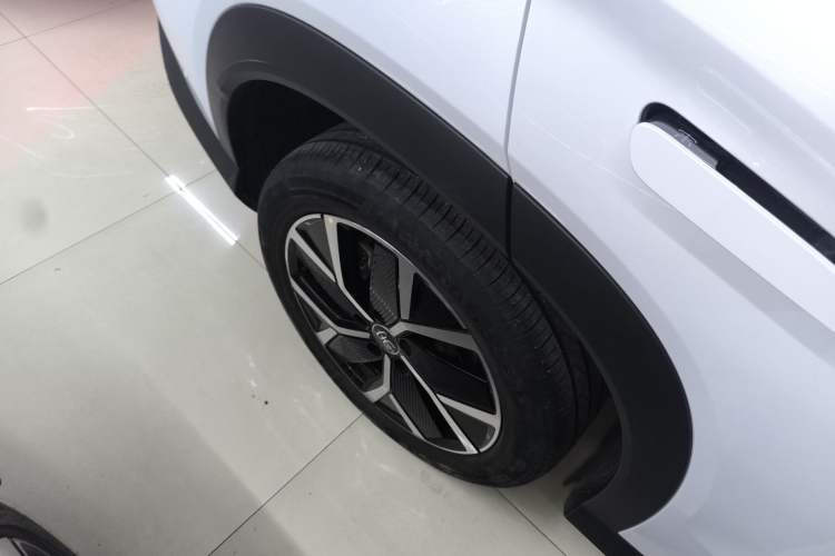 Used BYD Song L DM-i 2025 Intelligent Driving Version 160 km Beyond-Range Type Exterior 5