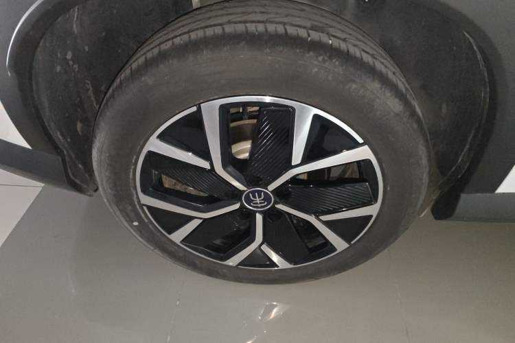Used BYD Song L DM-i 2025 Intelligent Driving Version 160 km Beyond-Range Type Exterior 5