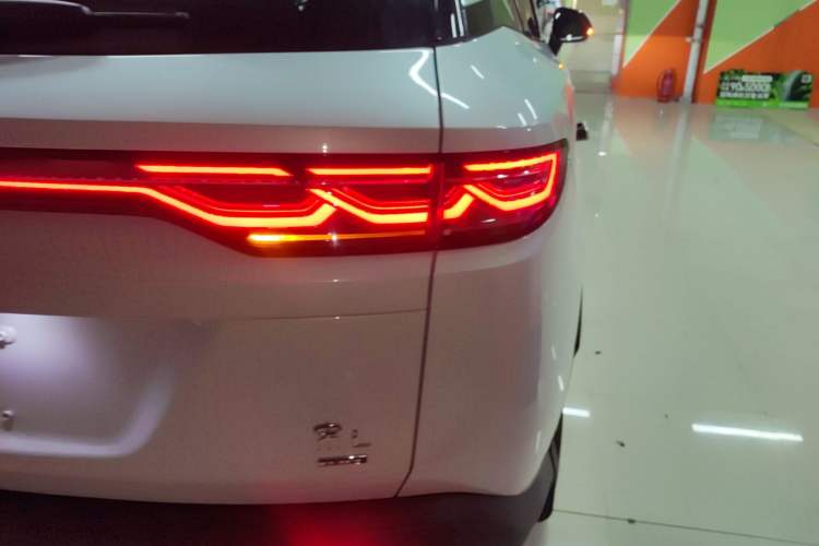 Used BYD Song L DM-i 2025 Intelligent Driving Version 112 km Leading Trim Exterior 6