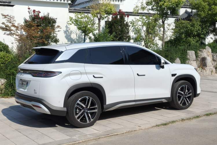 Used BYD Song L DM-i 2025 Intelligent Driving Version 112 km Beyond-Range Type Exterior 6