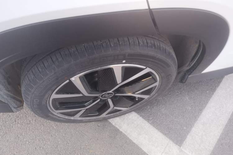 Used BYD Song L DM-i 2025 Intelligent Driving Version 160 km Beyond-Range Type Exterior 8