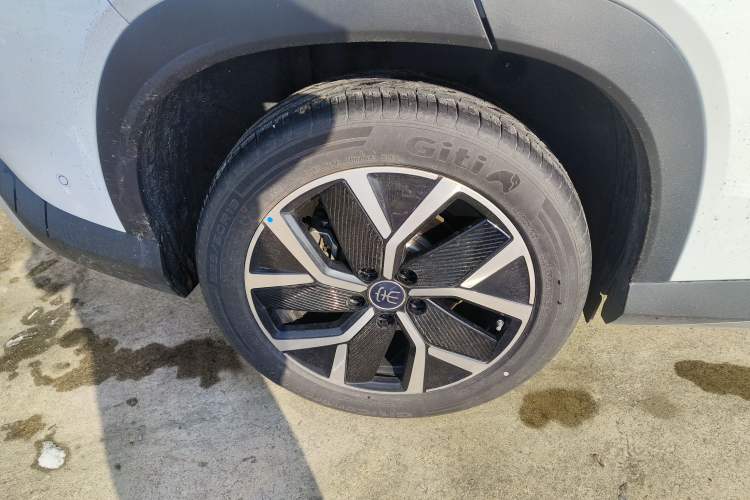 Used BYD Song L DM-i 2025 Intelligent Driving Version 160 km Beyond-Range Type Exterior 8