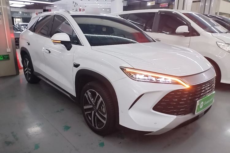 Used BYD Song L DM-i 2025 Intelligent Driving Version 112 km Leading Trim Front Right 45 Deg