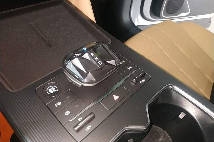 Used BYD Song L DM-i 2025 Intelligent Driving Version 112 km Leading Trim Gear Lever