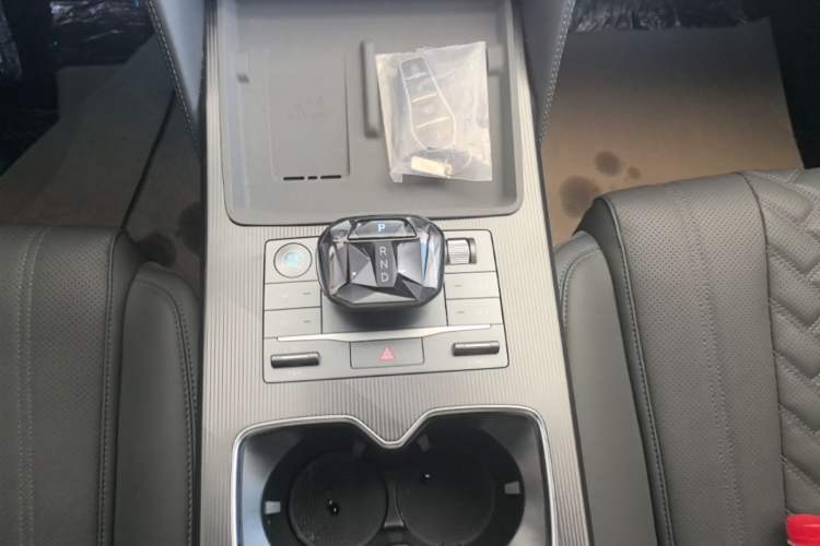 Used BYD Song L DM-i 2025 Intelligent Driving Version 160 km Excellence Edition Gear Lever