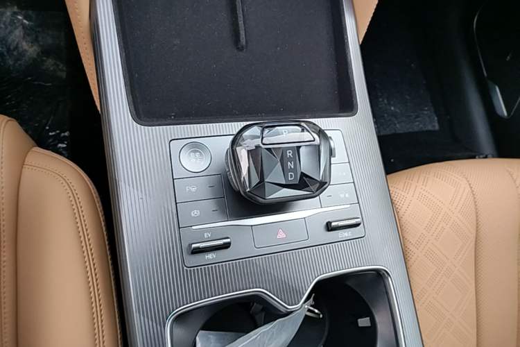 Used BYD Song L DM-i 2025 Intelligent Driving Version 112 km Leading Trim Gear Lever