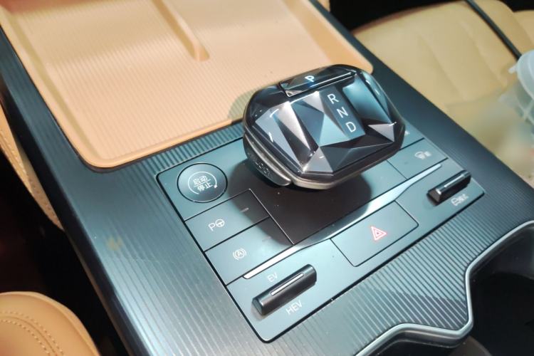 Used BYD Song L DM-i 2025 Intelligent Driving Version 112 km Leading Trim Gear Lever