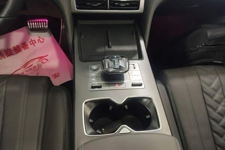 Used BYD Song L DM-i 2025 Intelligent Driving Version 112 km Beyond-Range Type Gear Lever