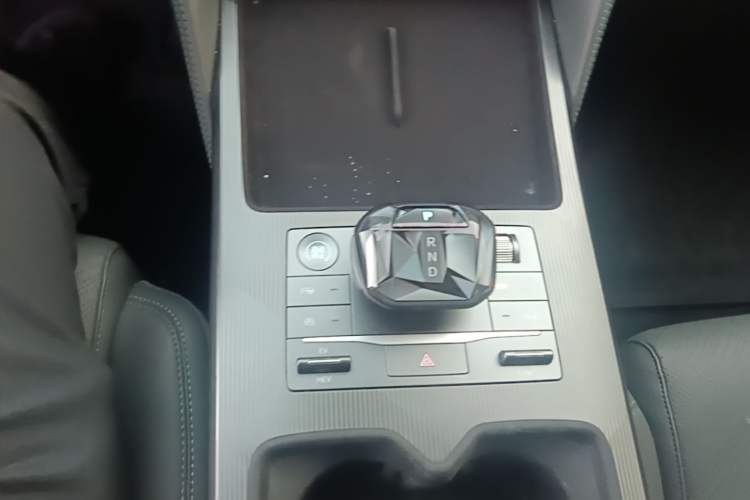 Used BYD Song L DM-i 2025 Intelligent Driving Version 112 km Leading Trim Gear Lever