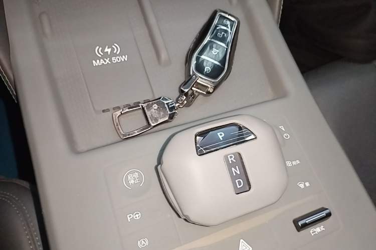 Used BYD Song L DM-i 2025 Intelligent Driving Version 112 km Leading Trim Gear Lever
