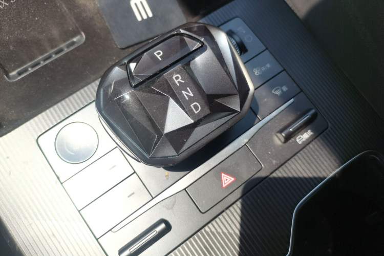 Used BYD Song L DM-i 2025 Intelligent Driving Version 160 km Excellence Edition Gear Lever