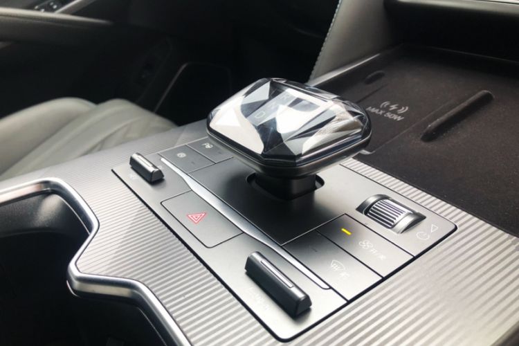 Used BYD Song L DM-i 2025 Intelligent Driving Version 160 km Beyond-Range Type Gear Lever