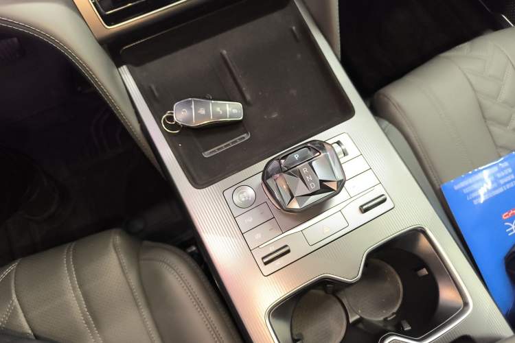 Used BYD Song L DM-i 2025 Intelligent Driving Version 160 km Beyond-Range Type Gear Lever
