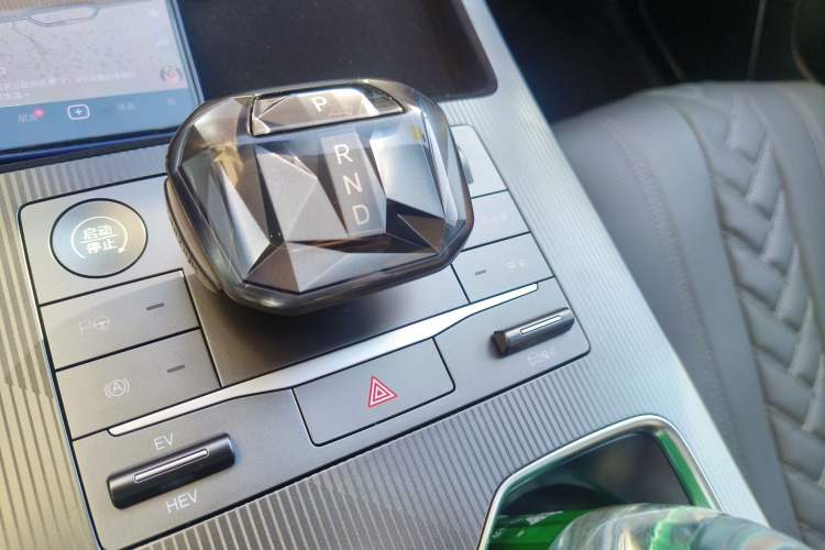 Used BYD Song L DM-i 2025 Intelligent Driving Version 160 km Beyond-Range Type Gear Lever