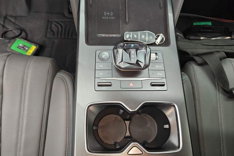 Used BYD Song L DM-i 2025 Intelligent Driving Version 160 km Beyond-Range Type Gear Lever