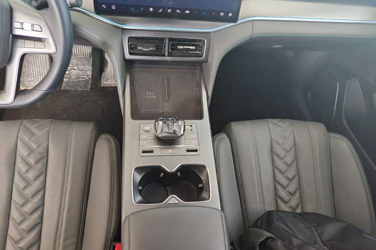 Used BYD Song L DM-i 2025 Intelligent Driving Version 160 km Beyond-Range Type Gear Lever
