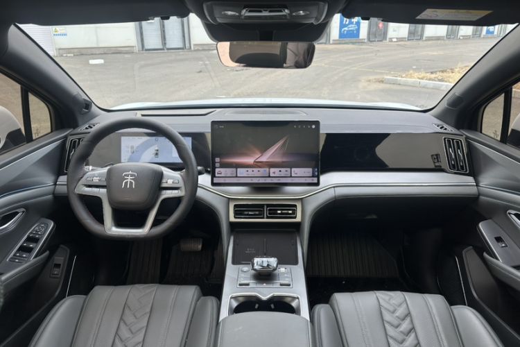 Used BYD Song L DM-i 2025 Intelligent Driving Version 112 km Beyond-Range Type Interior 1