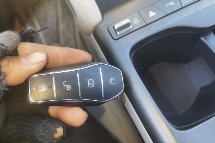 Used BYD Song L DM-i 2025 Intelligent Driving Version 160 km Beyond-Range Type Interior 1