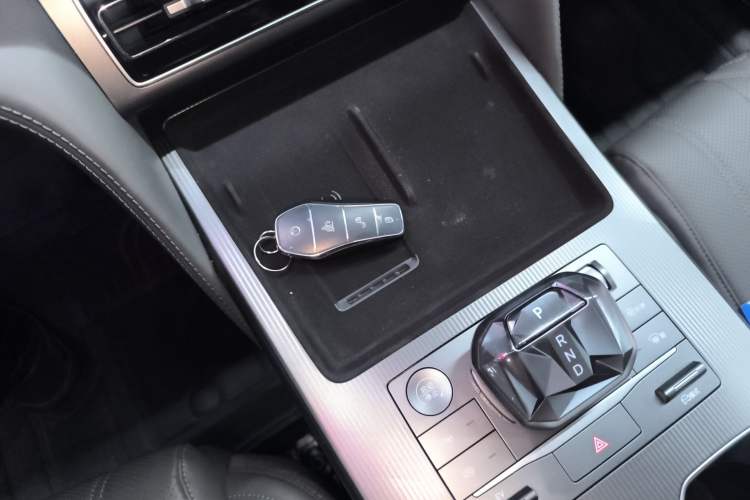 Used BYD Song L DM-i 2025 Intelligent Driving Version 160 km Beyond-Range Type Interior 1