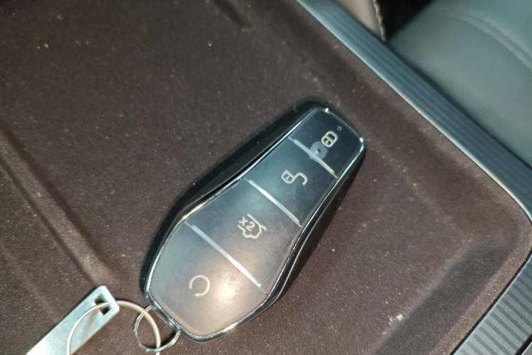 Used BYD Song L DM-i 2025 Intelligent Driving Version 160 km Beyond-Range Type Interior 1