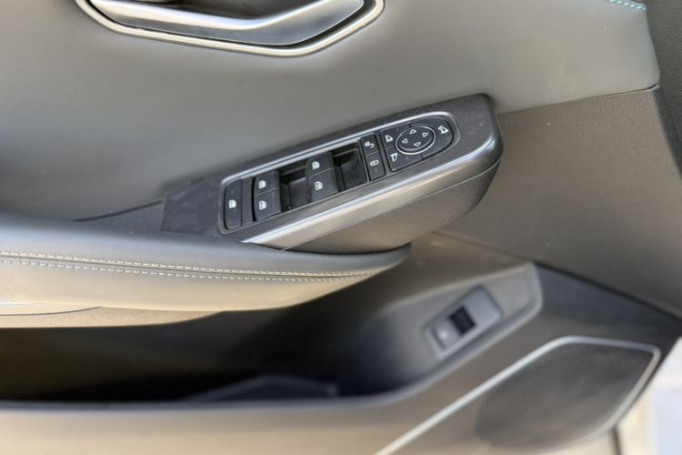 Used BYD Song L DM-i 2025 Intelligent Driving Version 160 km Beyond-Range Type Interior 10