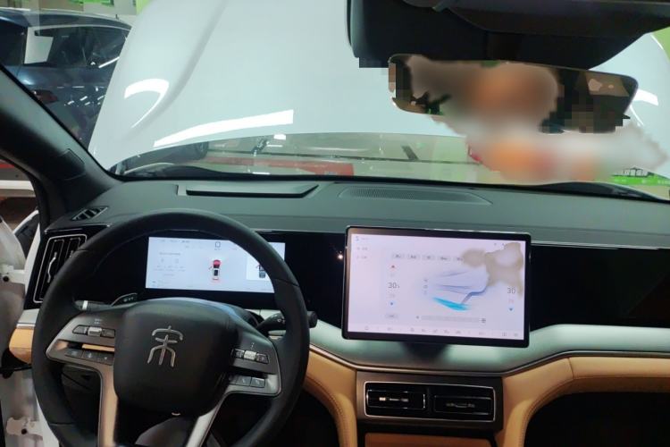 Used BYD Song L DM-i 2025 Intelligent Driving Version 112 km Leading Trim Interior 2