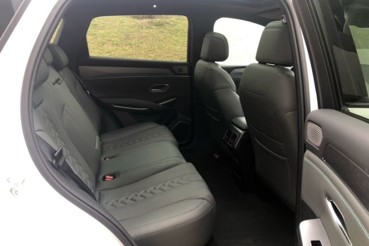 Used BYD Song L DM-i 2025 Intelligent Driving Version 160 km Beyond-Range Type Interior 3