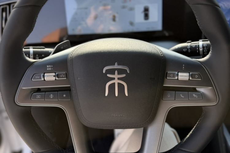 Used BYD Song L DM-i 2025 Intelligent Driving Version 160 km Beyond-Range Type Interior 3
