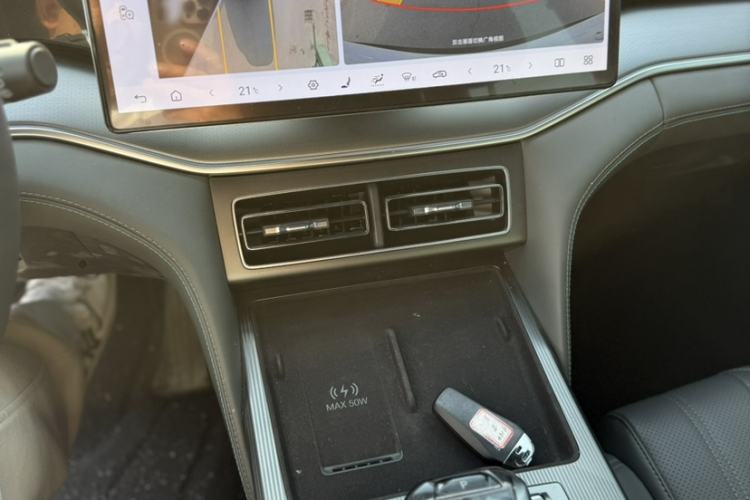 Used BYD Song L DM-i 2025 Intelligent Driving Version 160 km Beyond-Range Type Interior 5