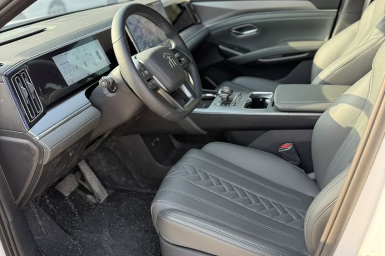 Used BYD Song L DM-i 2025 Intelligent Driving Version 160 km Beyond-Range Type Interior 6
