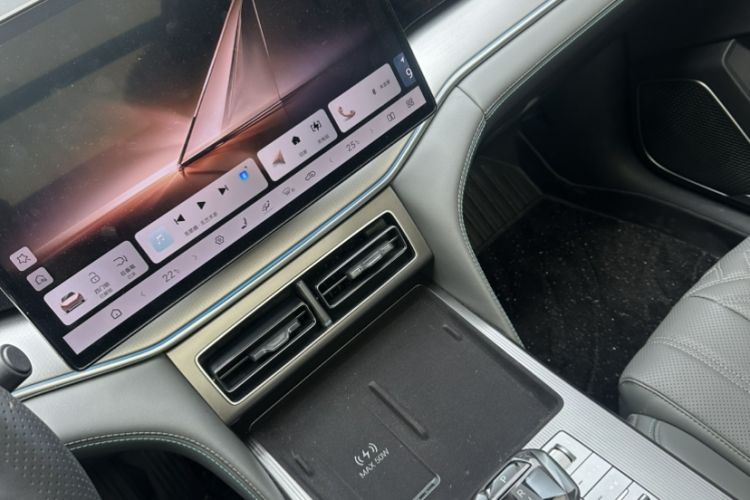 Used BYD Song L DM-i 2025 Intelligent Driving Version 112 km Beyond-Range Type Interior 7