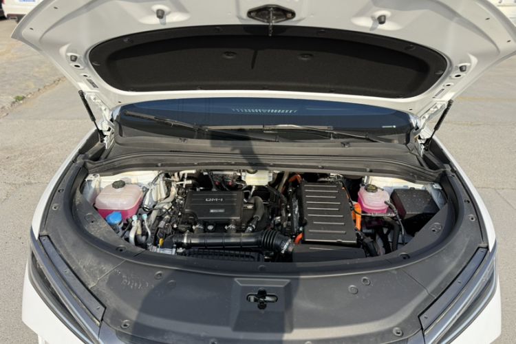 Used BYD Song L DM-i 2025 Intelligent Driving Version 160 km Beyond-Range Type Interior 9