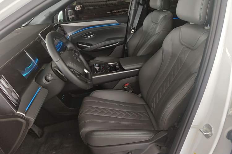 Used BYD Song L DM-i 2025 Intelligent Driving Version 112 km Beyond-Range Type Left Front Seat