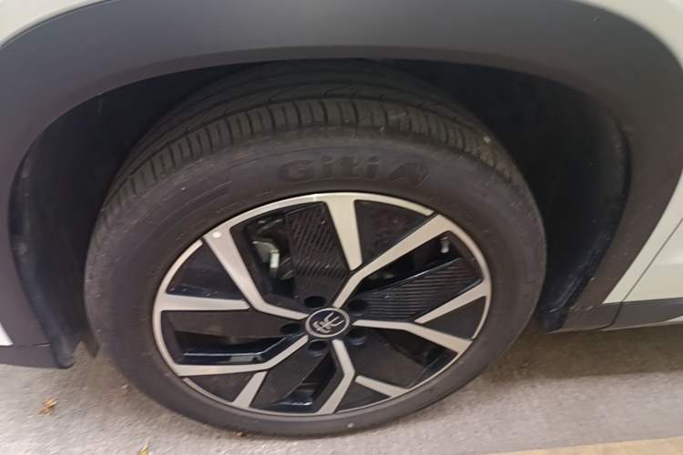 Used BYD Song L DM-i 2025 Intelligent Driving Version 160 km Beyond-Range Type Left Front Wheel Hub