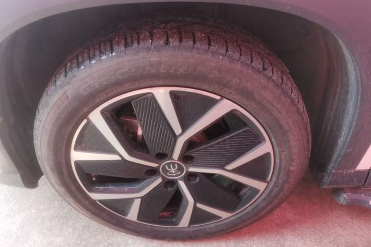 Used BYD Song L DM-i 2025 Intelligent Driving Version 160 km Beyond-Range Type Left Front Wheel Hub