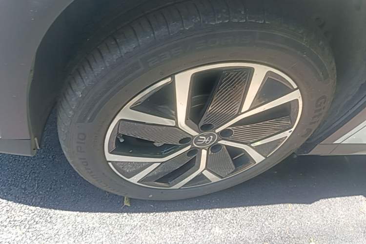 Used BYD Song L DM-i 2025 Intelligent Driving Version 160 km Beyond-Range Type Left Front Wheel Hub