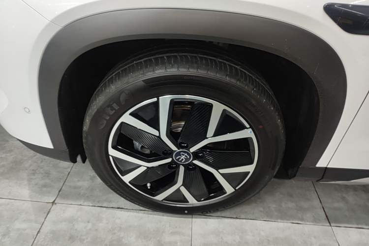 Used BYD Song L DM-i 2025 Intelligent Driving Version 160 km Beyond-Range Type Left Front Wheel Hub