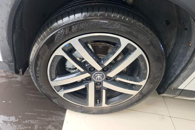 Used BYD Song L DM-i 2025 Intelligent Driving Version 112 km Beyond-Range Type Left Front Wheel Hub