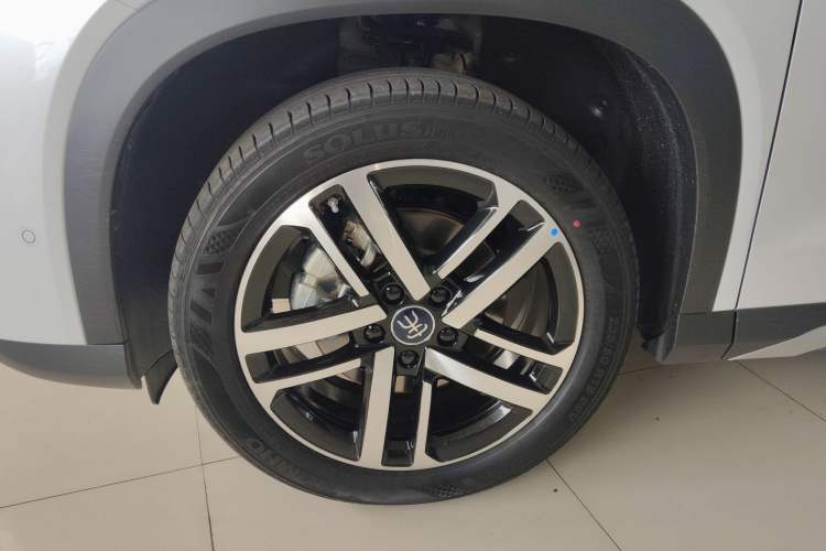 Used BYD Song L DM-i 2025 Intelligent Driving Version 112 km Beyond-Range Type Left Front Wheel Hub