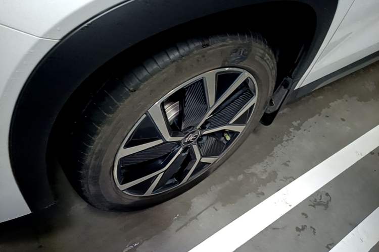 Used BYD Song L DM-i 2025 Intelligent Driving Version 160 km Beyond-Range Type Left Front Wheel Hub