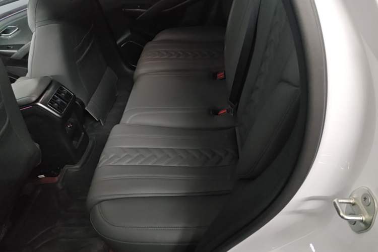 Used BYD Song L DM-i 2025 Intelligent Driving Version 160 km Beyond-Range Type Left Rear Seat