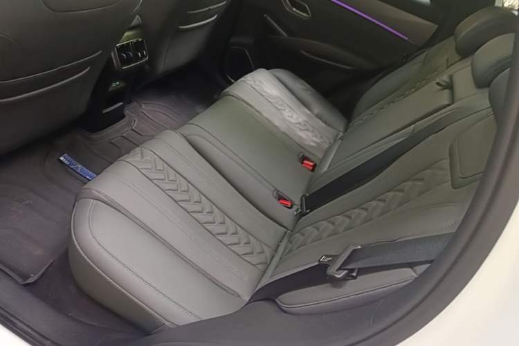 Used BYD Song L DM-i 2025 Intelligent Driving Version 160 km Beyond-Range Type Left Rear Seat